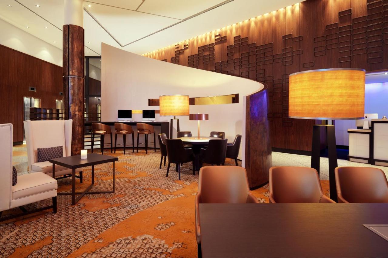 Sheraton Grand Esplanade Hotel 5*